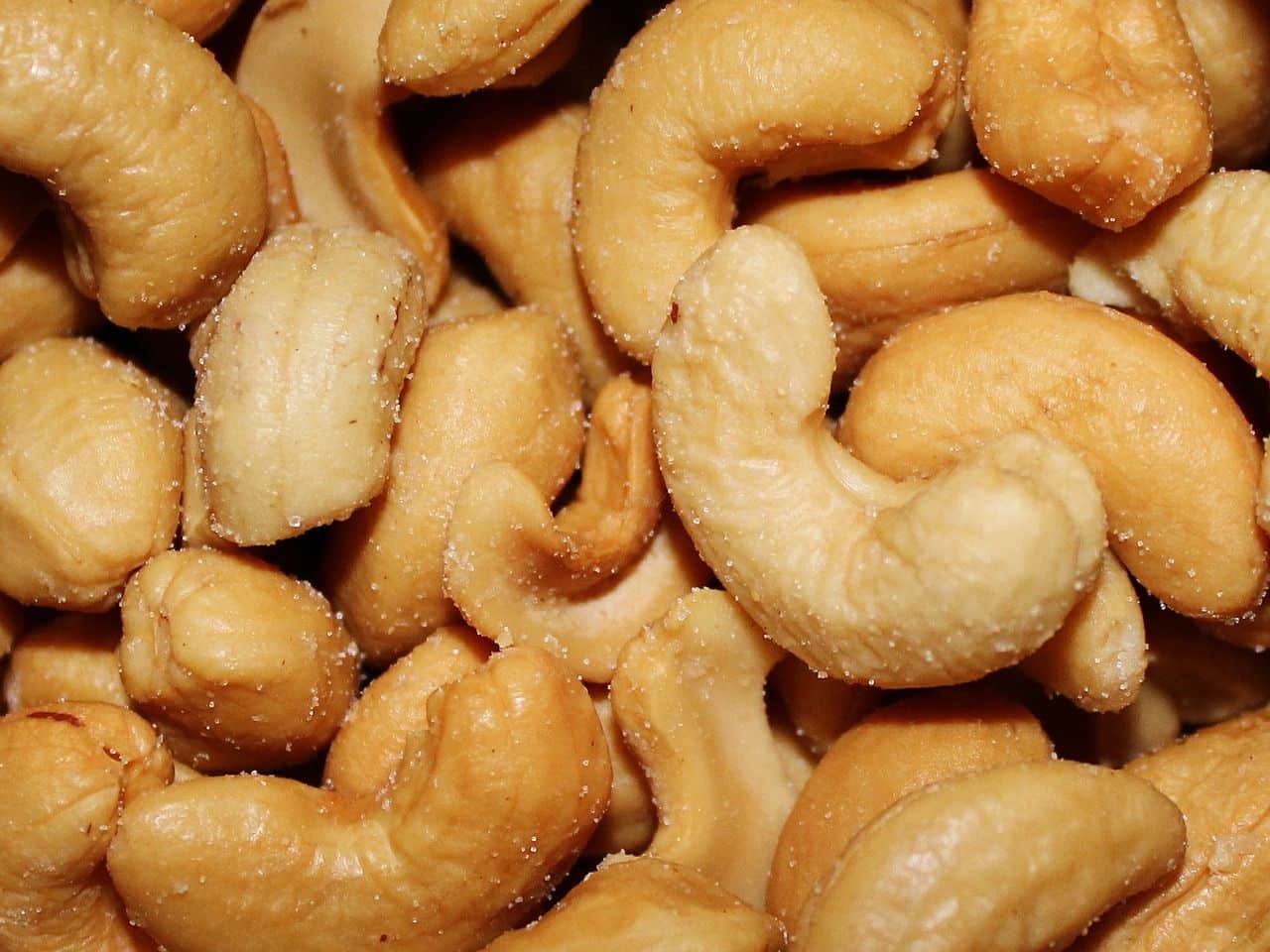 cashew-kernels-610481_1280
